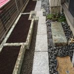施工後（7）沓脱石と菜園(花壇)は大谷石を使用