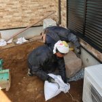 施工中(７)　根府川石の沓脱ぎ