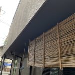 施工中　簾(すだれ)作成中