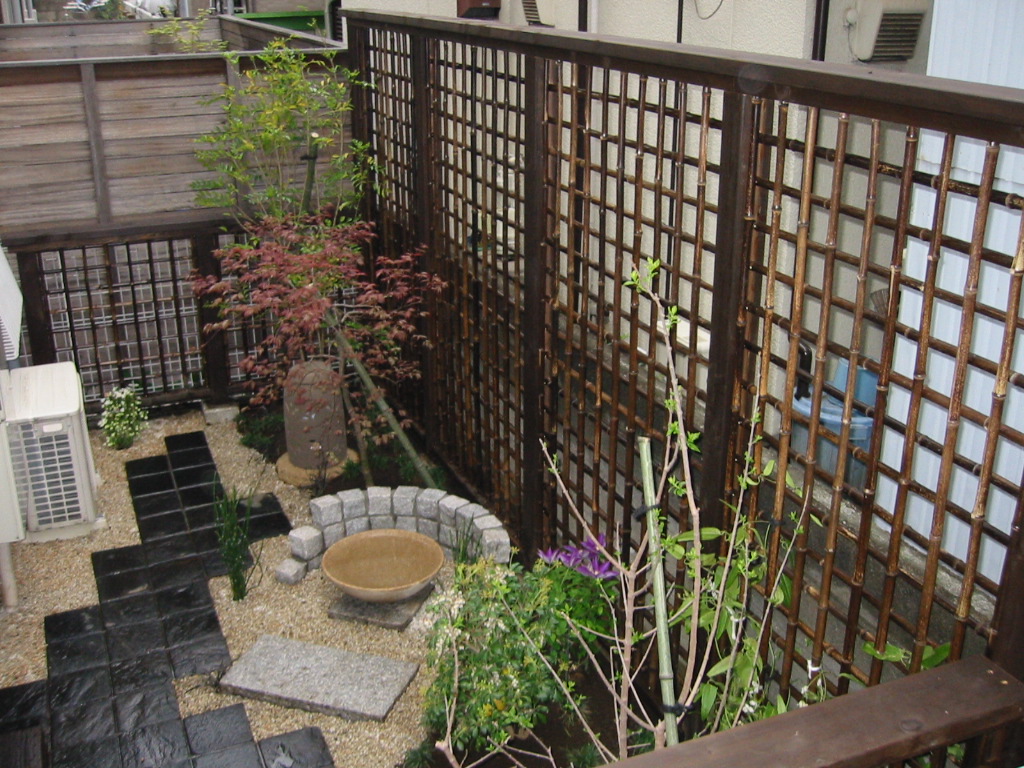 黒竹×レッドシダー竹垣の施工例