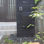 施工後（22） 門柱　アプローチ