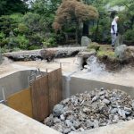 施工中（1）　池の水抜き、解体