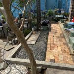 施工中（13）　テラス　アンティークレンガ敷き